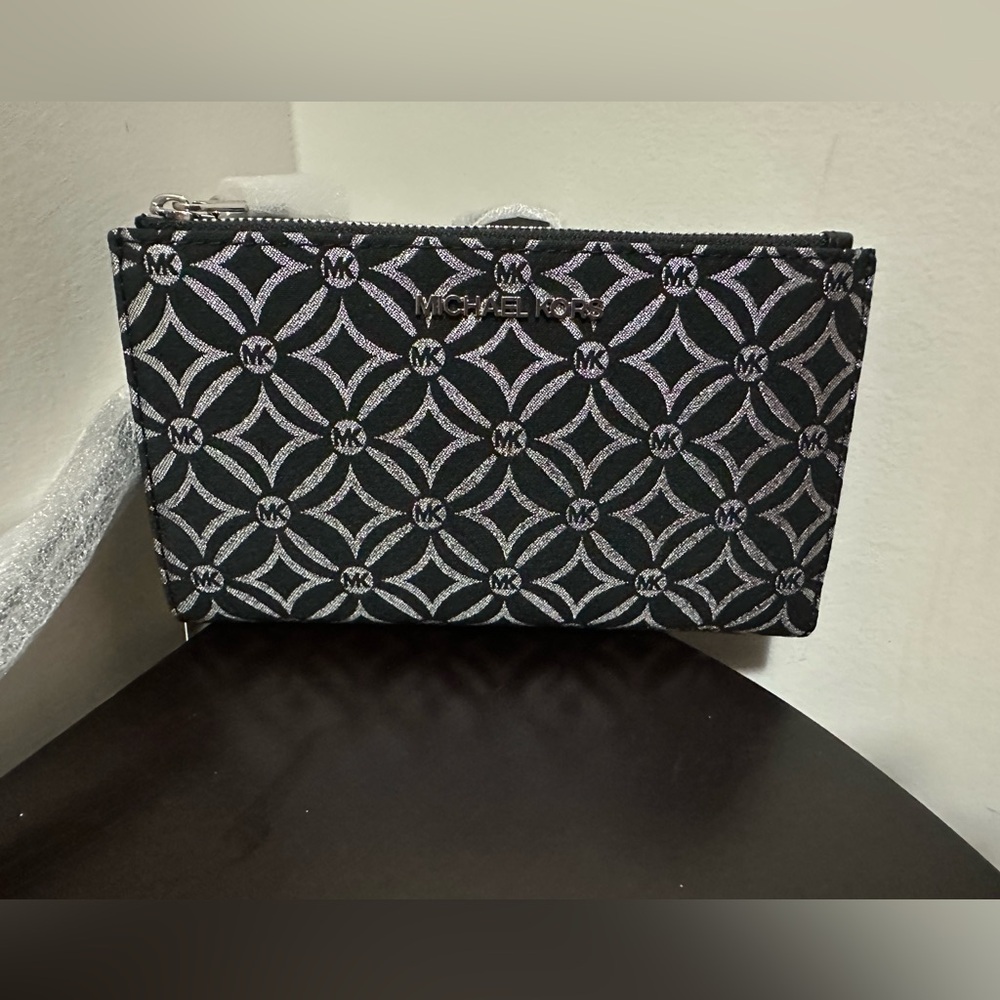 NEW MICHAEL KORS JET SET TRAVEL SIGNATURE JACQUARD SMARTPHONE WALLET